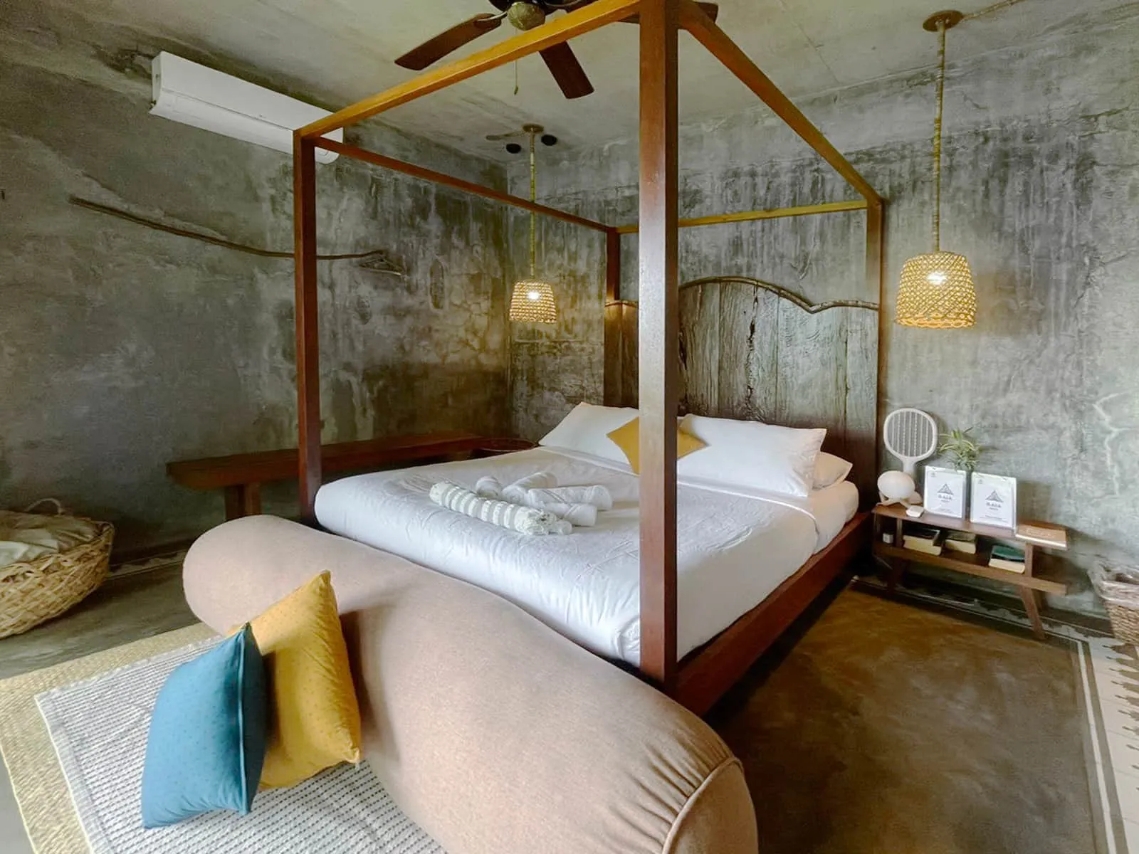 Queen Suite bed at Pag-uwi retreat